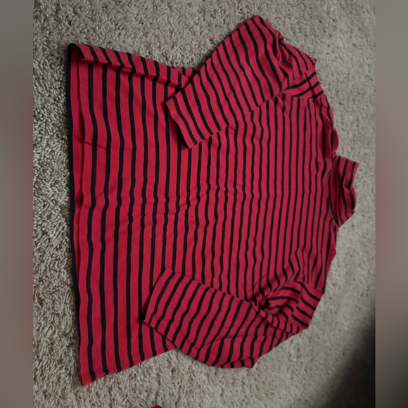 Top - Picture 1 of 2